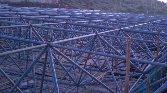 枝江概述网架加工中对钢材的质量的过细恳求